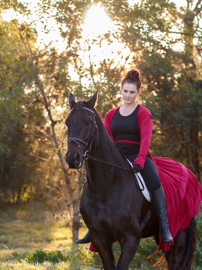 horse photography South Africa, moi du toi photography, friesian horse and lady with cloak